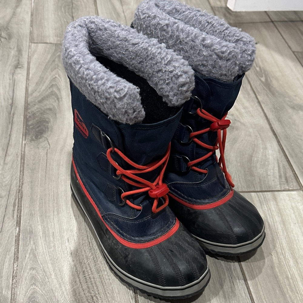Kids sorel  Winter Boots with Red and Gray Accents